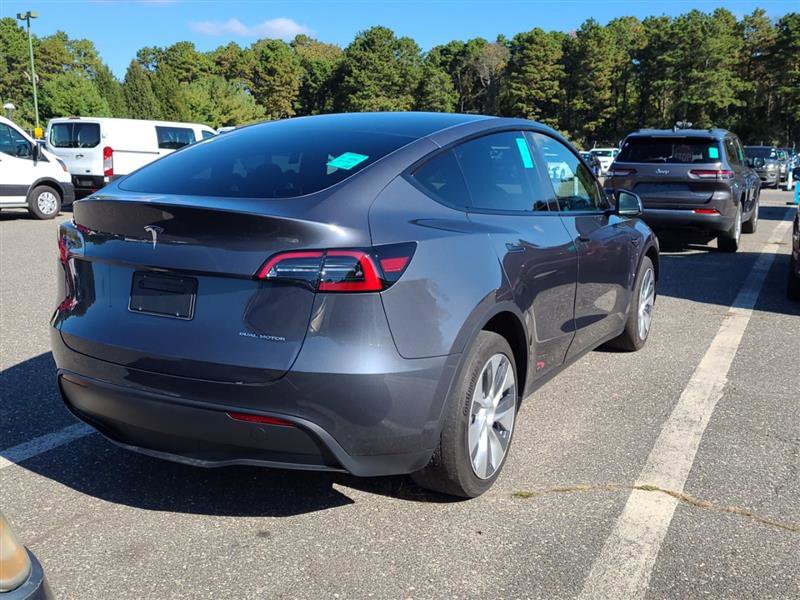 Used 2023 Tesla Model Y Long Range image 3