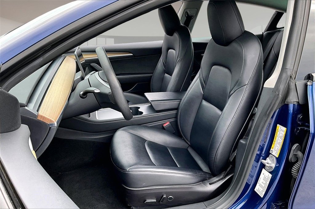 Used 2023 Tesla Model 3 Standard Range image 19