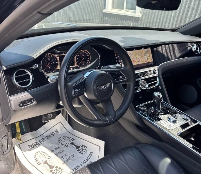Used 2022 Bentley Flying Spur Plug-In Hybrid AWD/4WD image 3