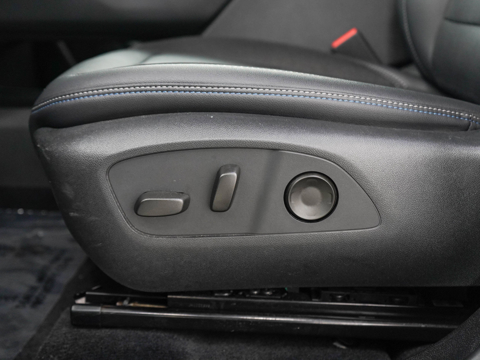 Used 2024 Chevrolet Equinox EV LT w/ Active Safety Package 3 AWD/4WD image 28
