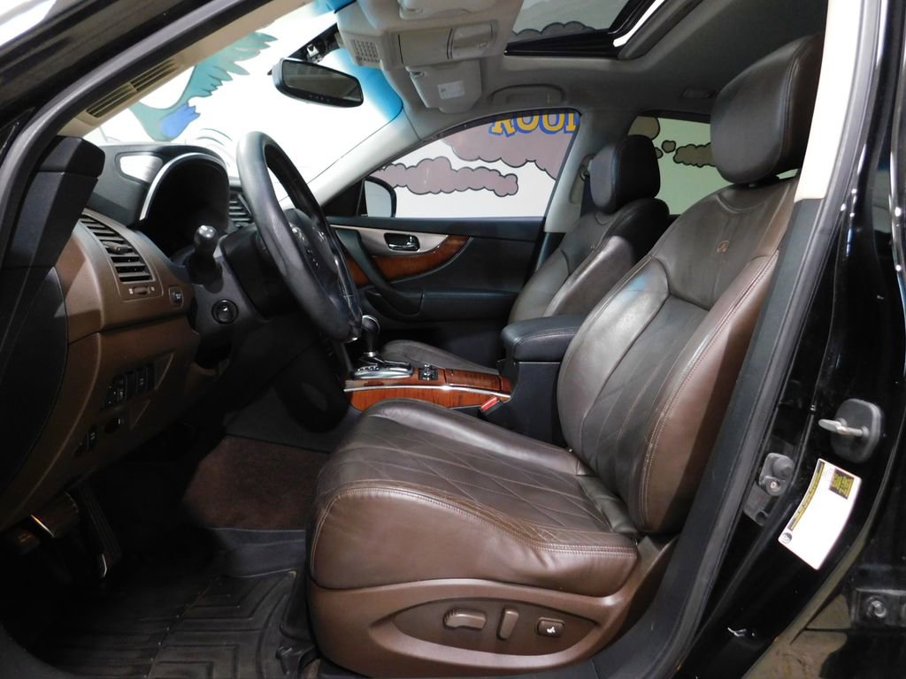 Used 2010 INFINITI FX35 AWD w/ Technology Pkg image 29