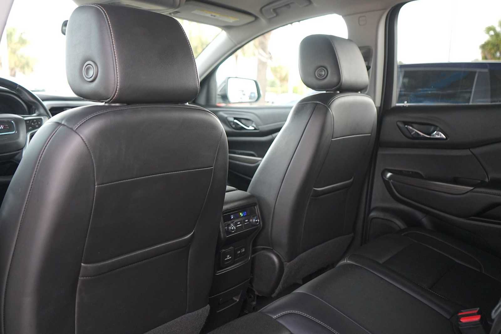 Used 2023 GMC Acadia SLT FWD image 13