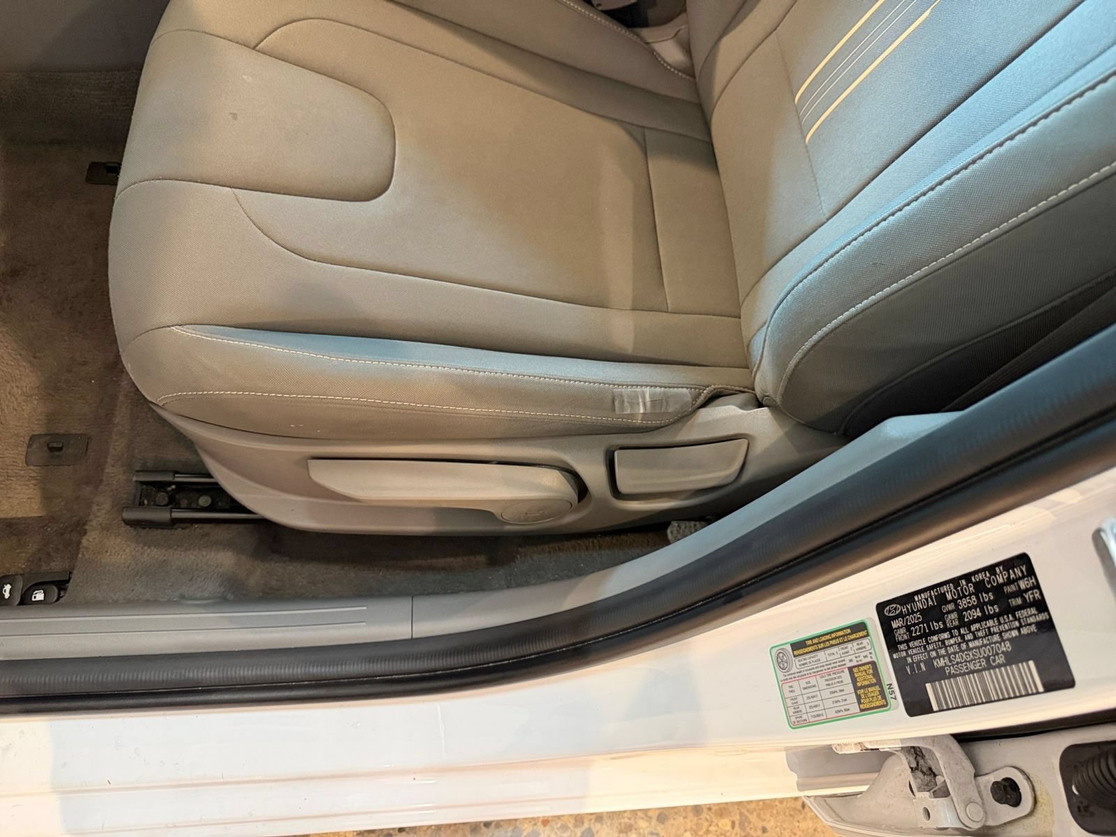 Used 2025 Hyundai Elantra SEL FWD image 23