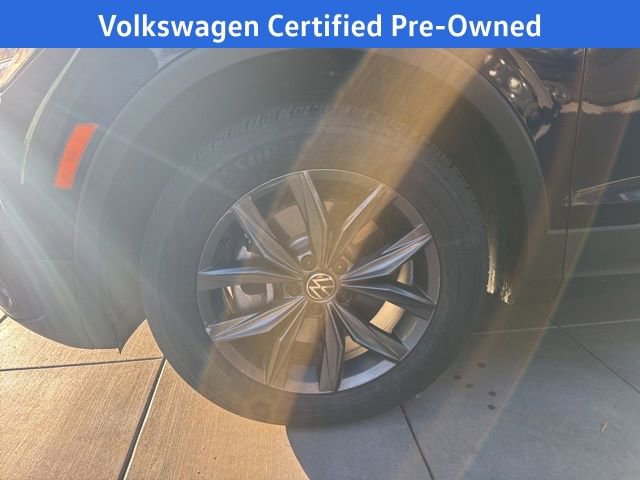 Certified 2022 Volkswagen Tiguan SE w/ Panoramic Sunroof Package image 13