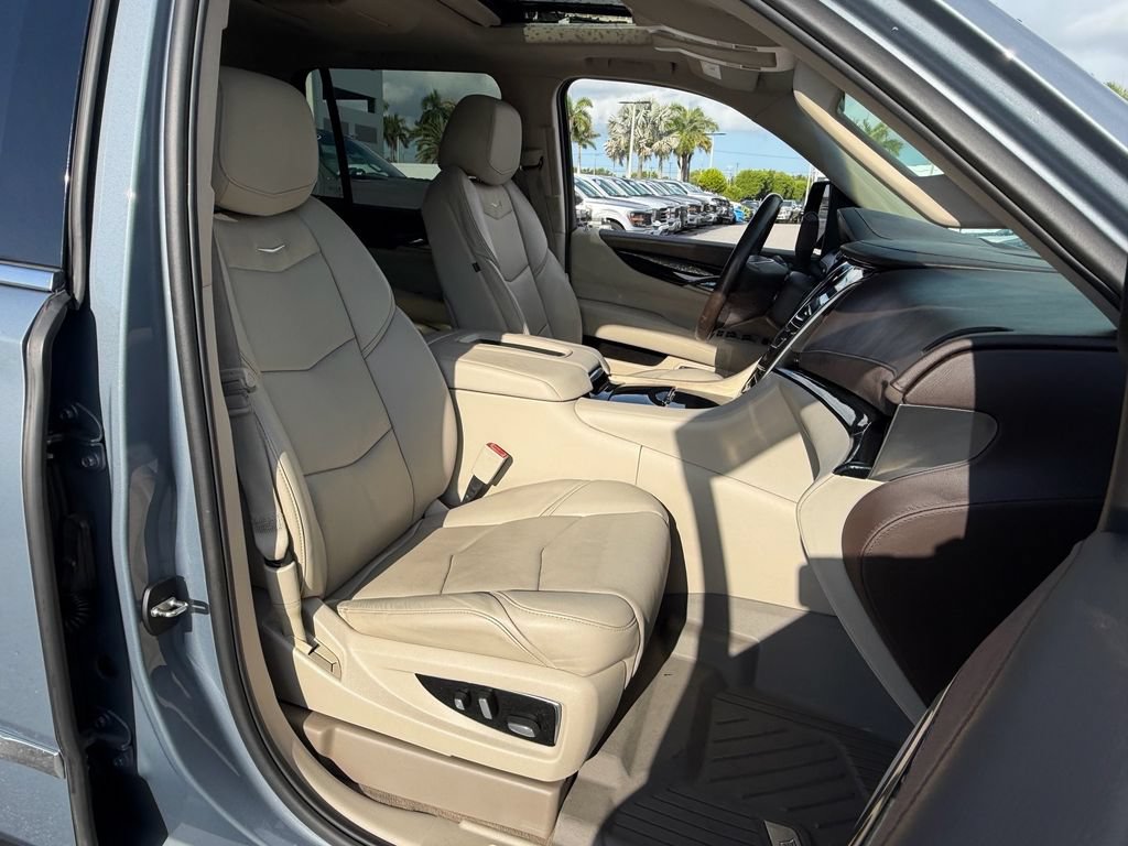 Used 2016 Cadillac Escalade Premium AWD/4WD image 19