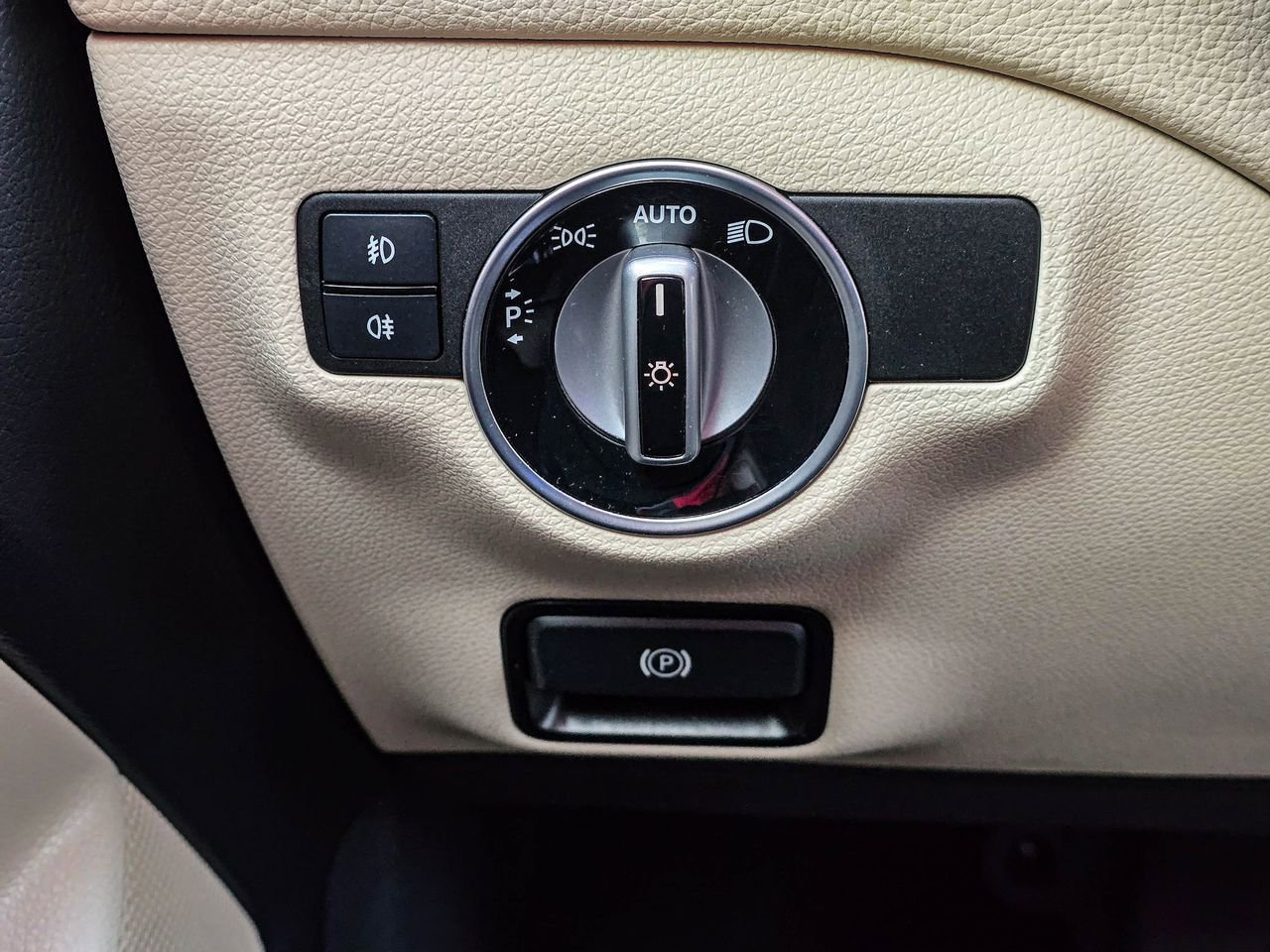 Used 2018 Mercedes-Benz GLA 250 image 28