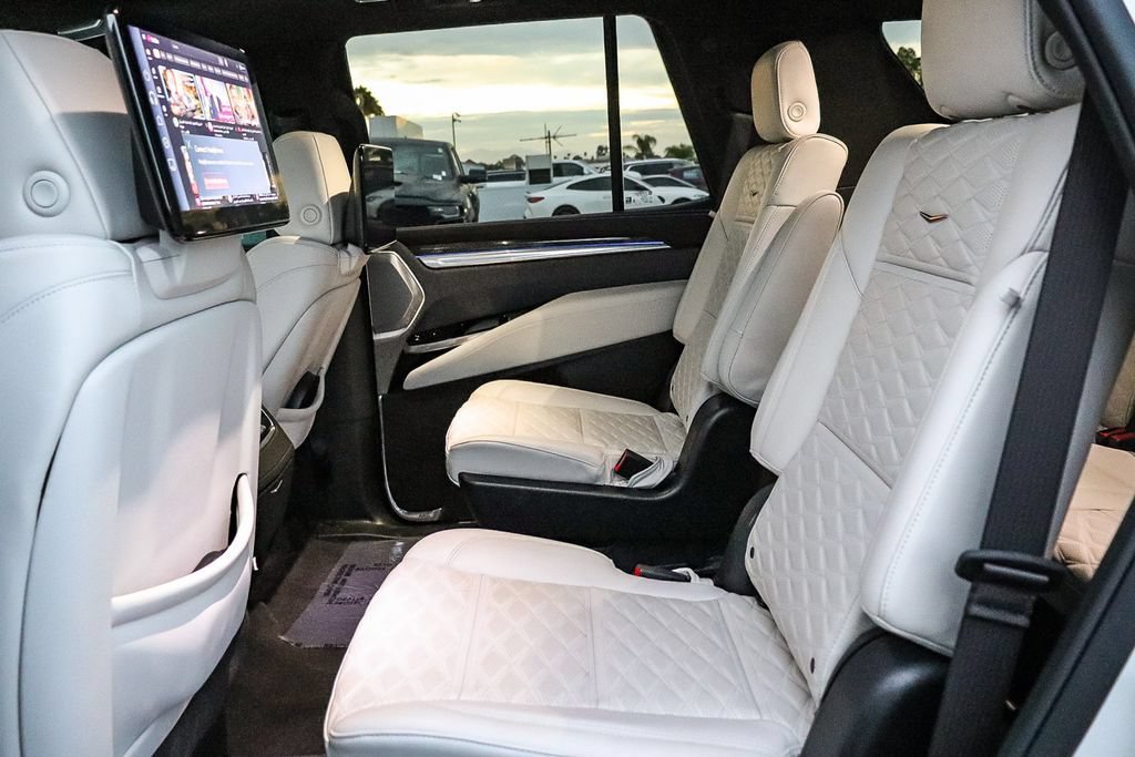 Used 2025 Cadillac Escalade V AWD/4WD image 21