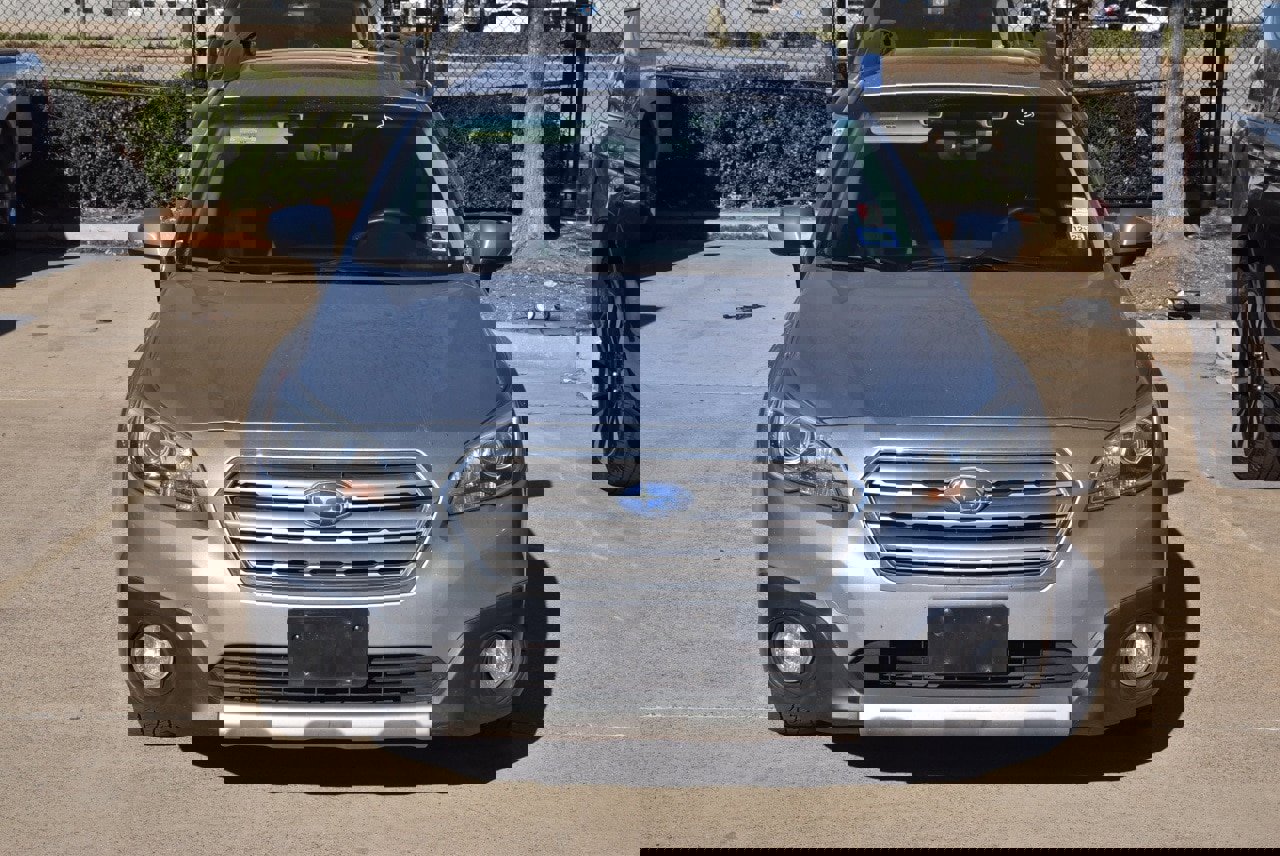 Used 2017 Subaru Outback 2.5i Limited image 3