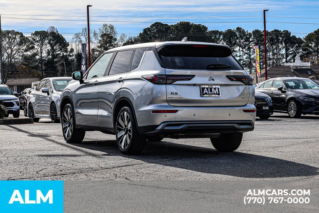 Used 2025 Mitsubishi Outlander SE image 7
