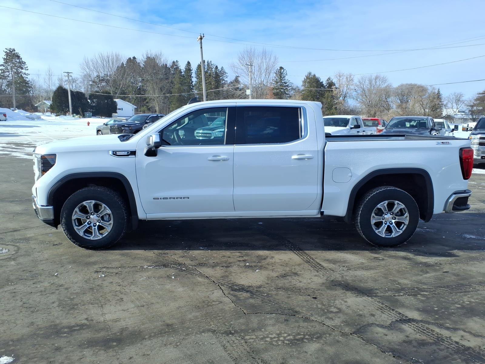 Certified 2025 GMC Sierra 1500 SLE w/ X31 Off-Road Package image 2