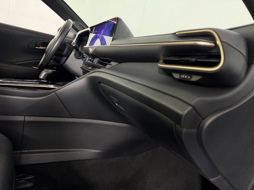 Used 2024 Toyota Crown Limited image 31