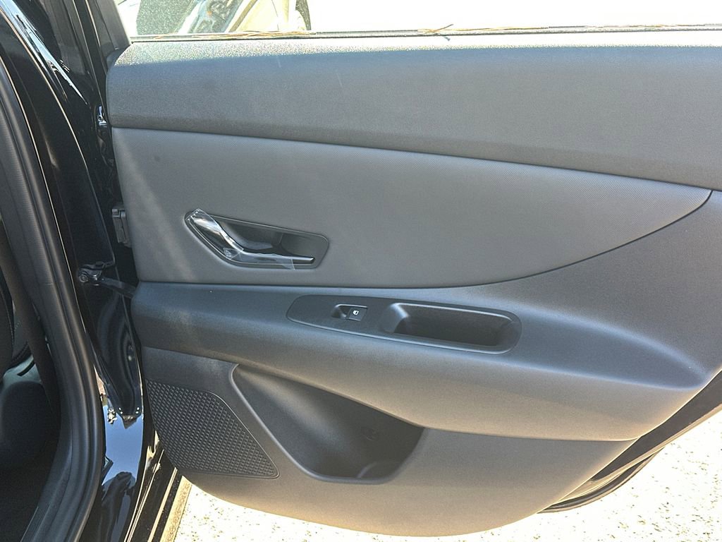 New 2025 Hyundai Elantra Sport image 16