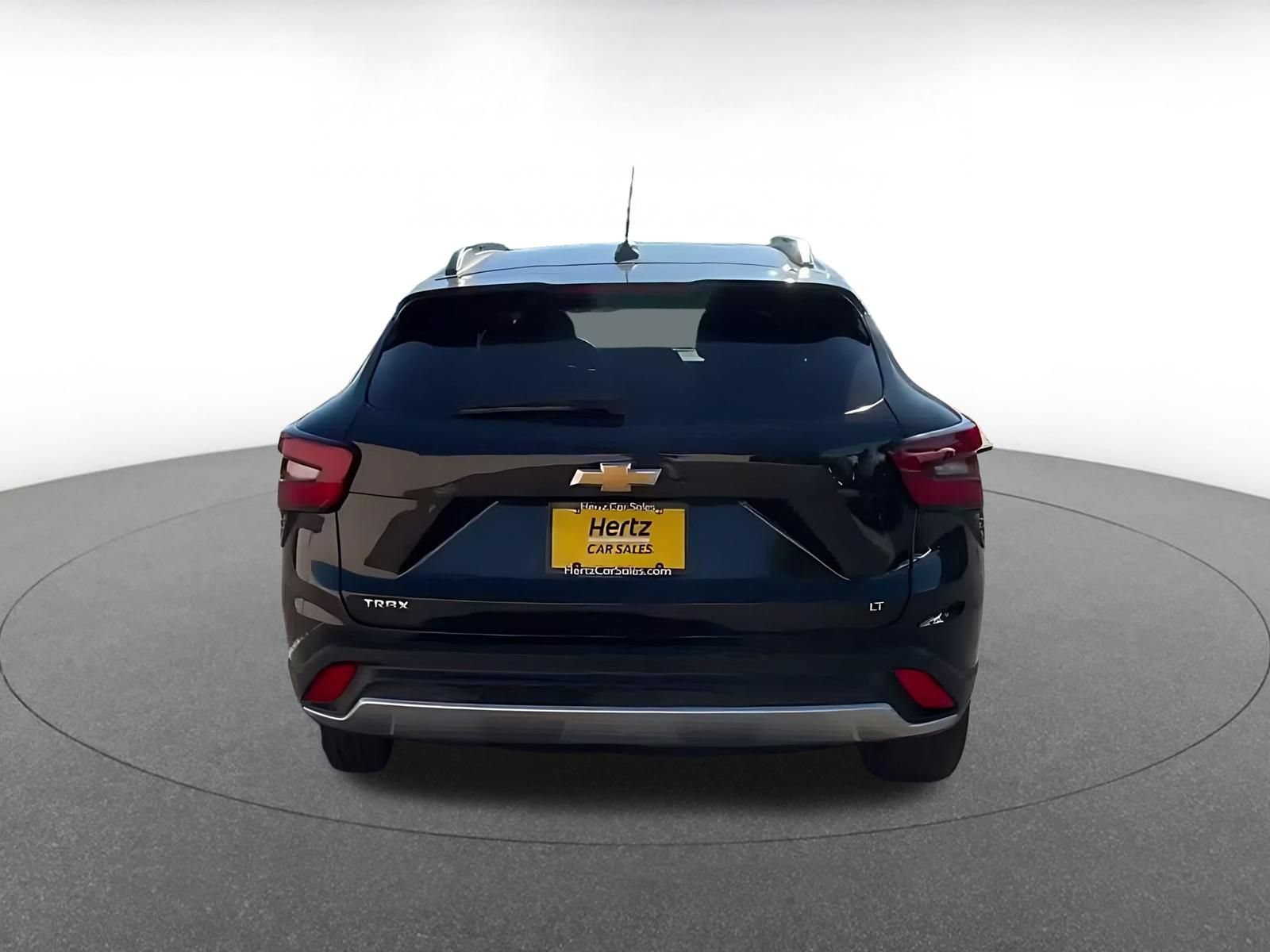 Used 2025 Chevrolet Trax LT FWD image 12
