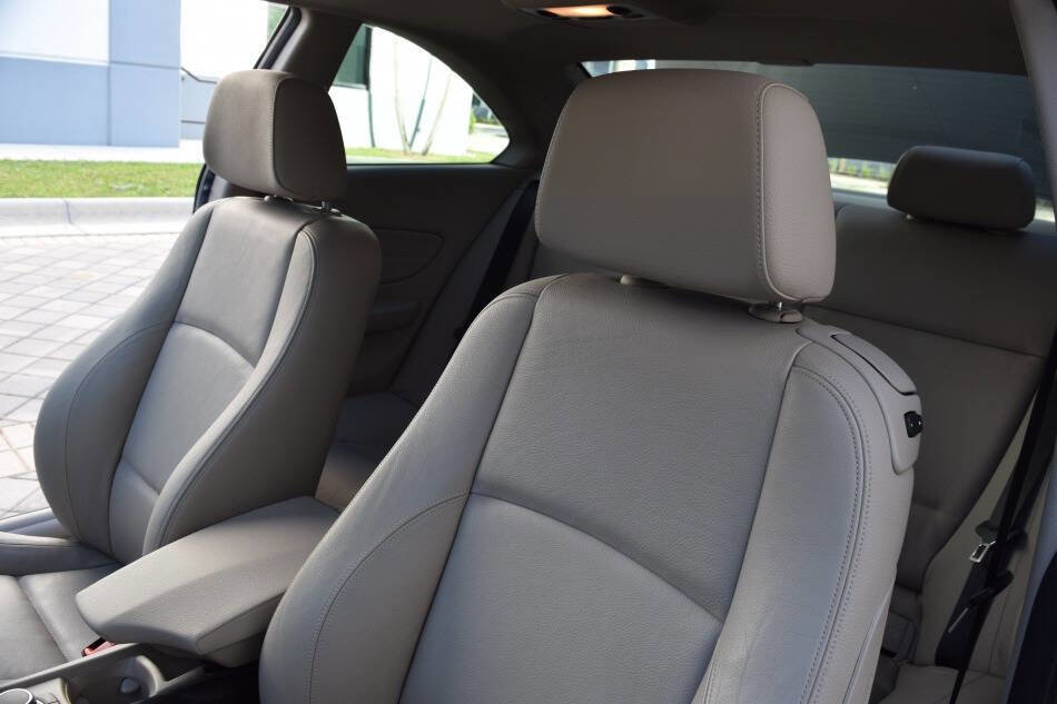 Used 2011 BMW 135i Coupe RWD image 39