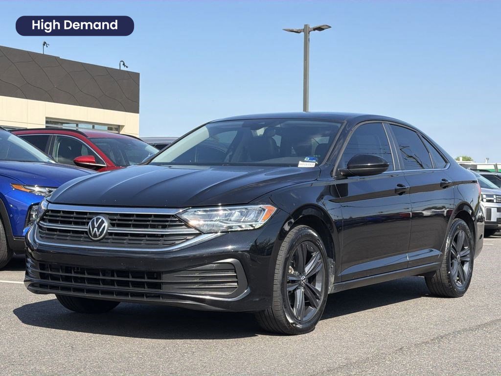 Used 2022 Volkswagen Jetta SE w/ Panoramic Sunroof Package