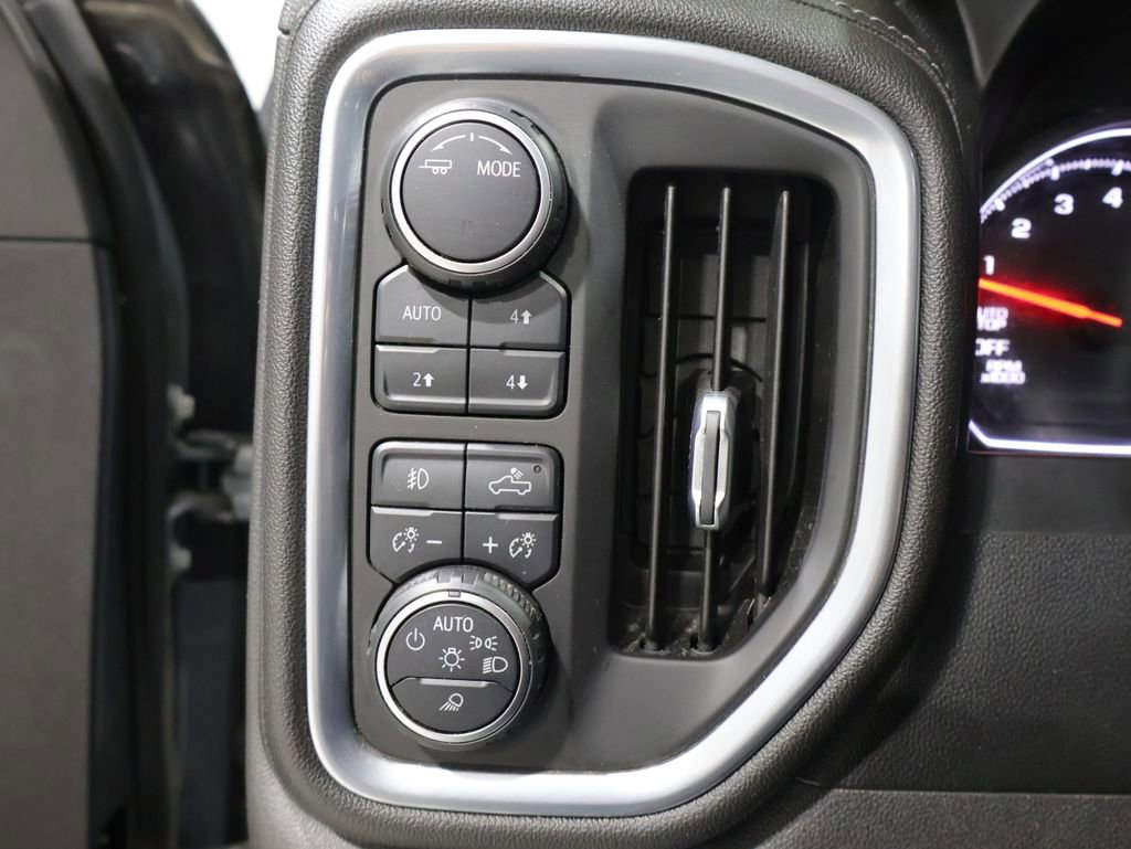 Used 2021 Chevrolet Silverado 1500 LT Trail Boss w/ Convenience Package II AWD/4WD image 38