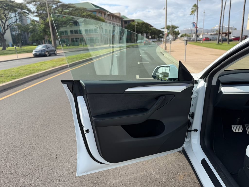 Used 2024 Tesla Model Y Performance image 13