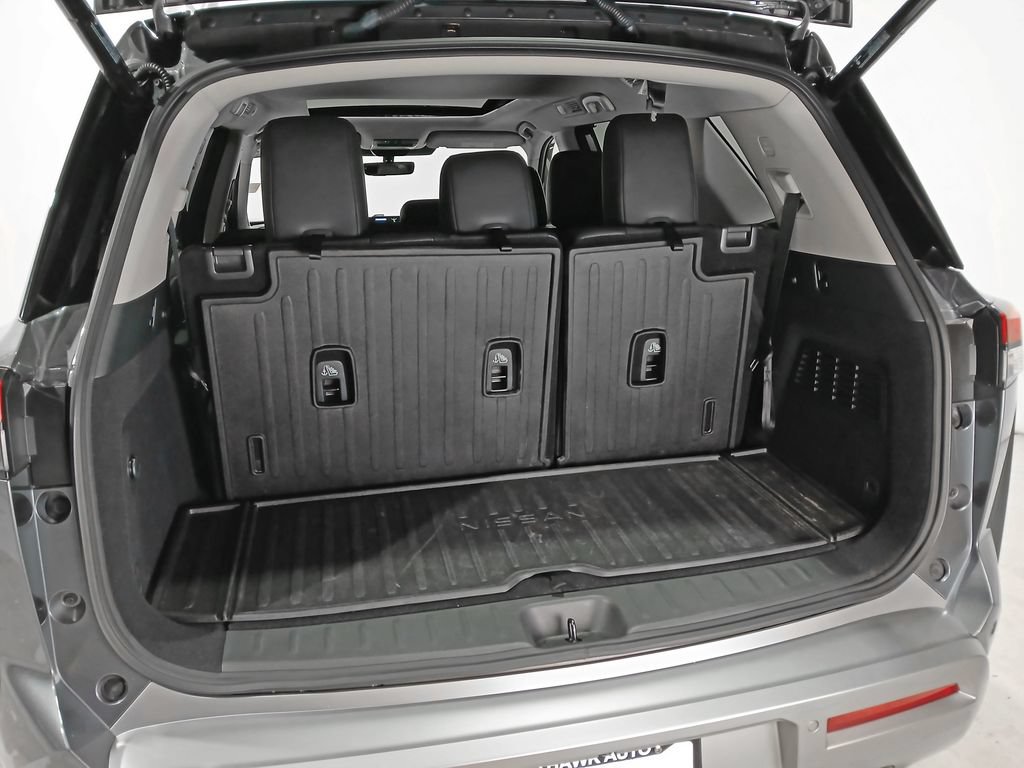 Used 2025 Nissan Pathfinder Platinum w/ Cargo Package AWD/4WD image 8