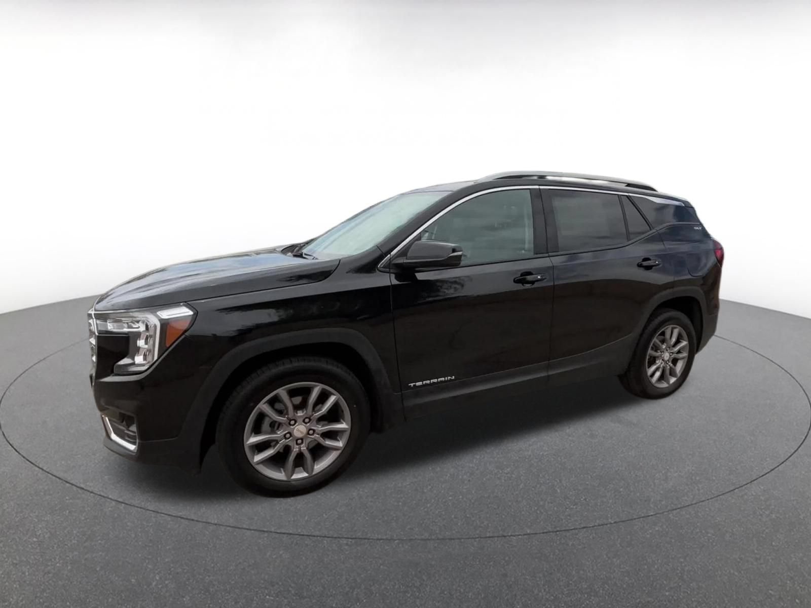 Used 2024 GMC Terrain SLT AWD/4WD image 6