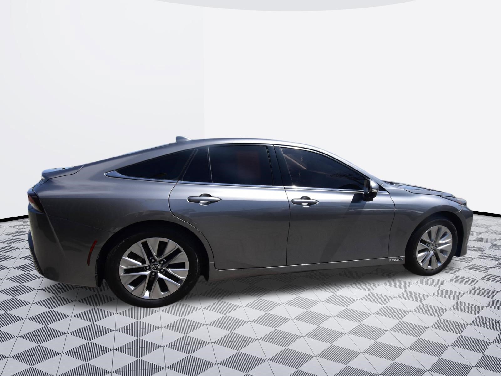 Used 2023 Toyota Mirai w/ Advanced Technology Package RWD image 3