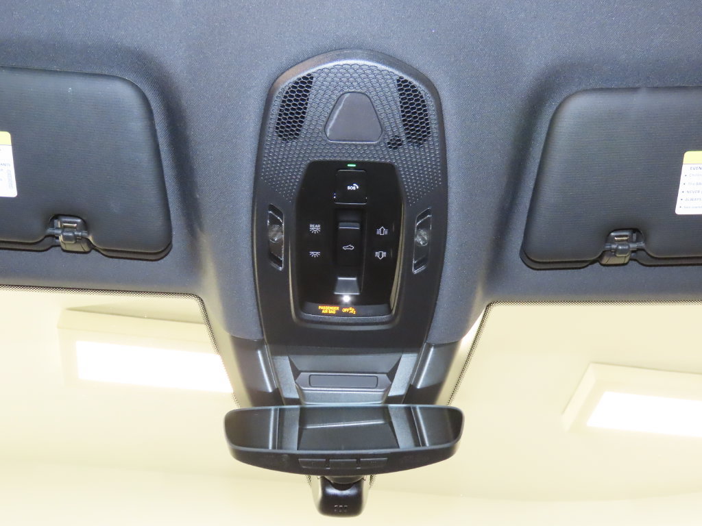 Certified 2025 Porsche Cayenne AWD/4WD image 31