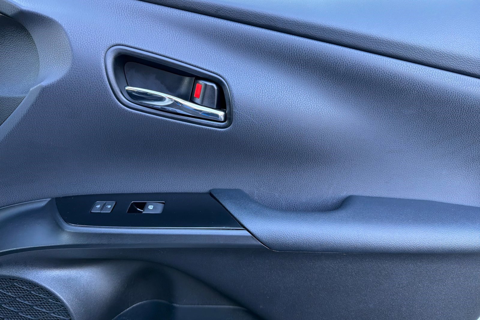 Used 2017 Toyota Prius Prime Premium image 22