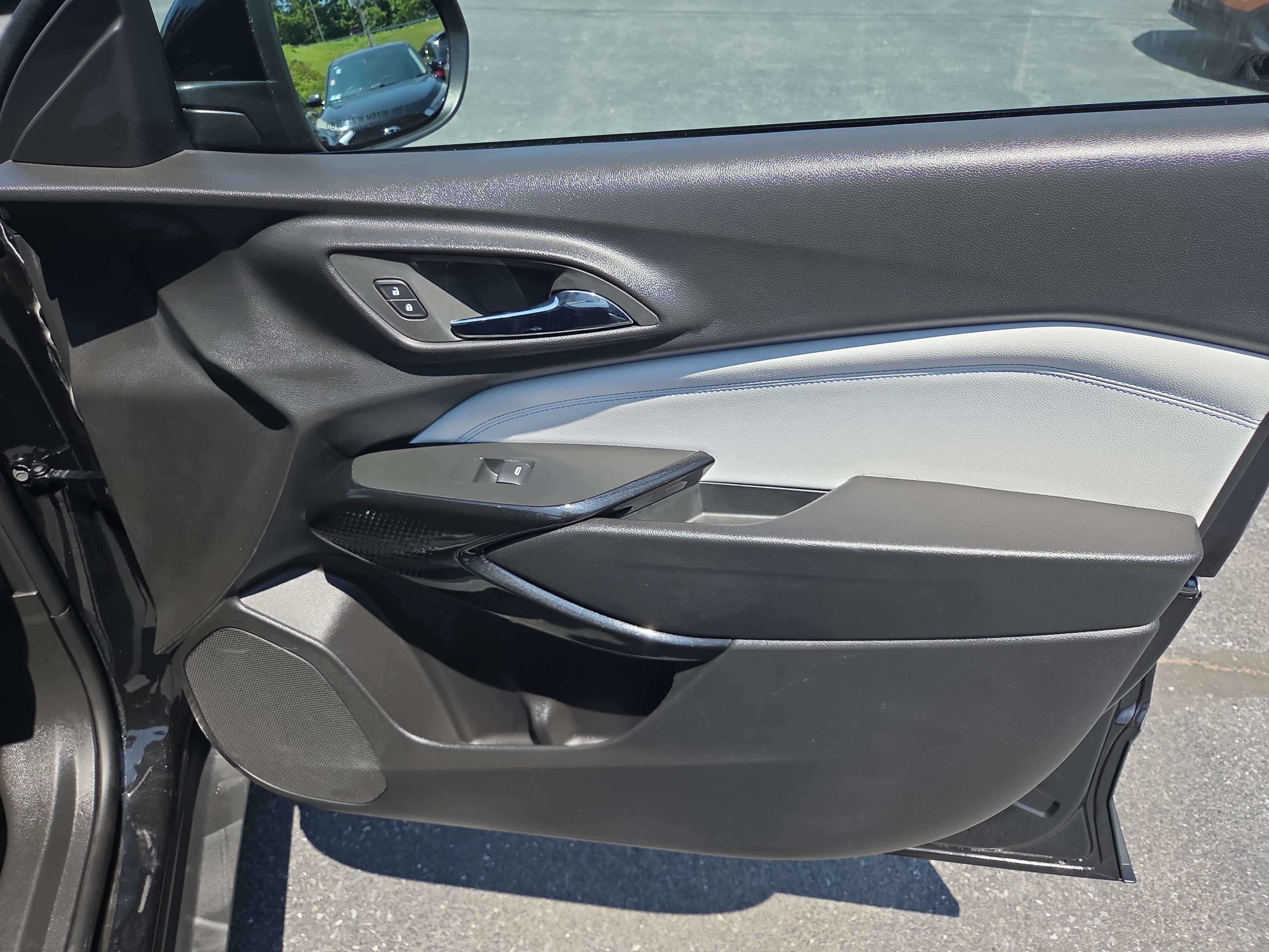 Used 2026 Chevrolet Trax LT FWD image 18