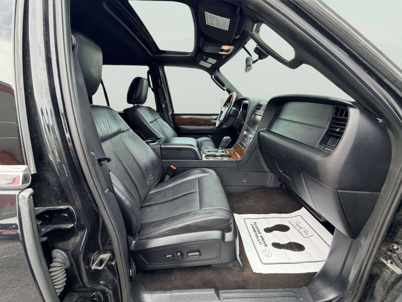 Used 2015 Lincoln Navigator 4WD image 37