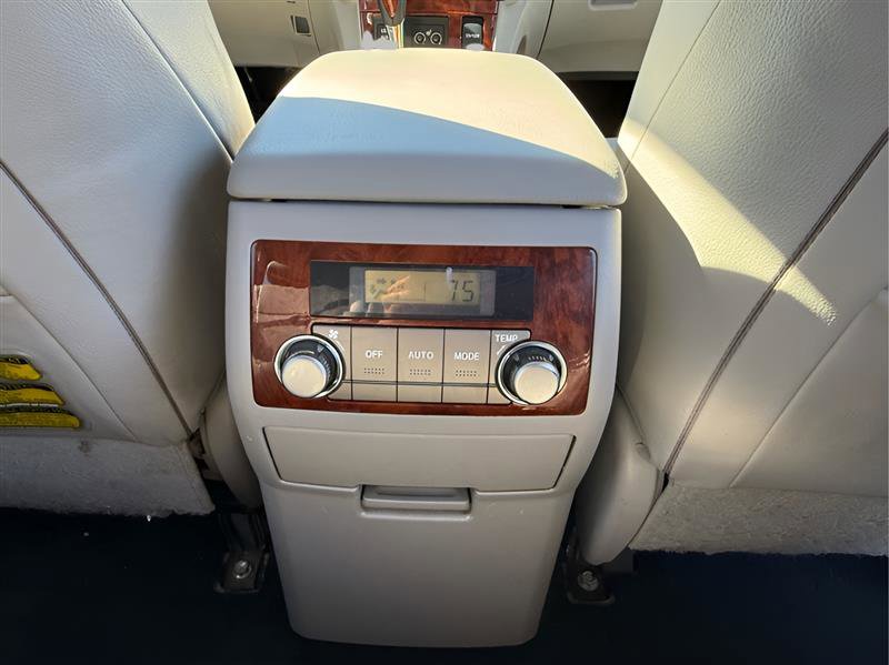 Used 2013 Toyota Highlander Limited image 31