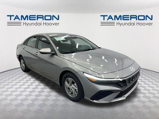 New 2026 Hyundai Elantra SE w/ Cargo Package image 7