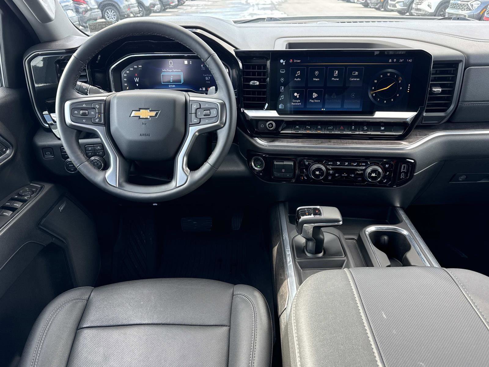 Used 2023 Chevrolet Silverado 1500 LTZ image 2