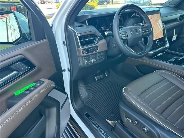 New 2026 GMC Yukon Denali Ultimate AWD/4WD image 22