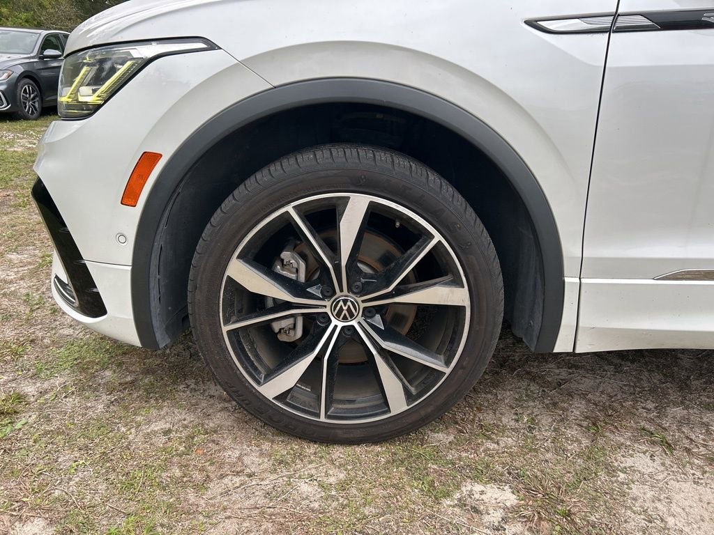 Used 2022 Volkswagen Tiguan SEL R-Line image 56