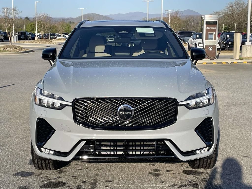 New 2026 Volvo XC60 B5 Plus w/ Protection Package Premier AWD/4WD image 23