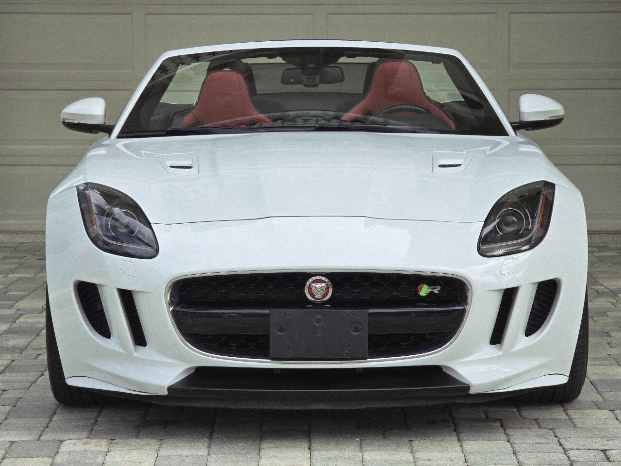 Used 2016 Jaguar F-TYPE R image 30