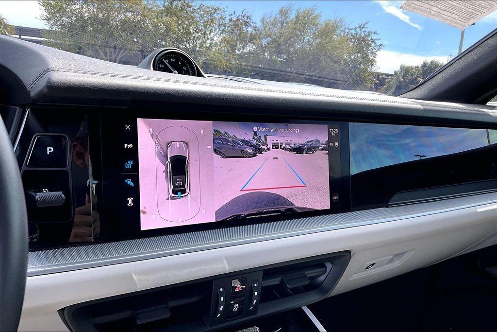 Used 2024 Porsche Cayenne Coupe image 27