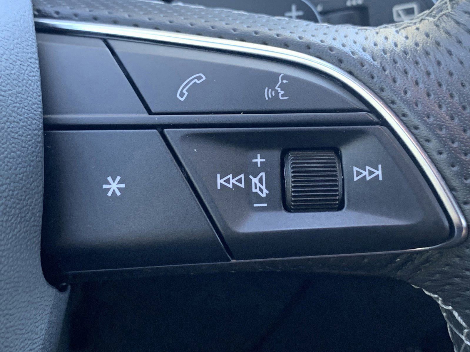 Used 2023 Audi SQ7 Premium Plus AWD/4WD image 29