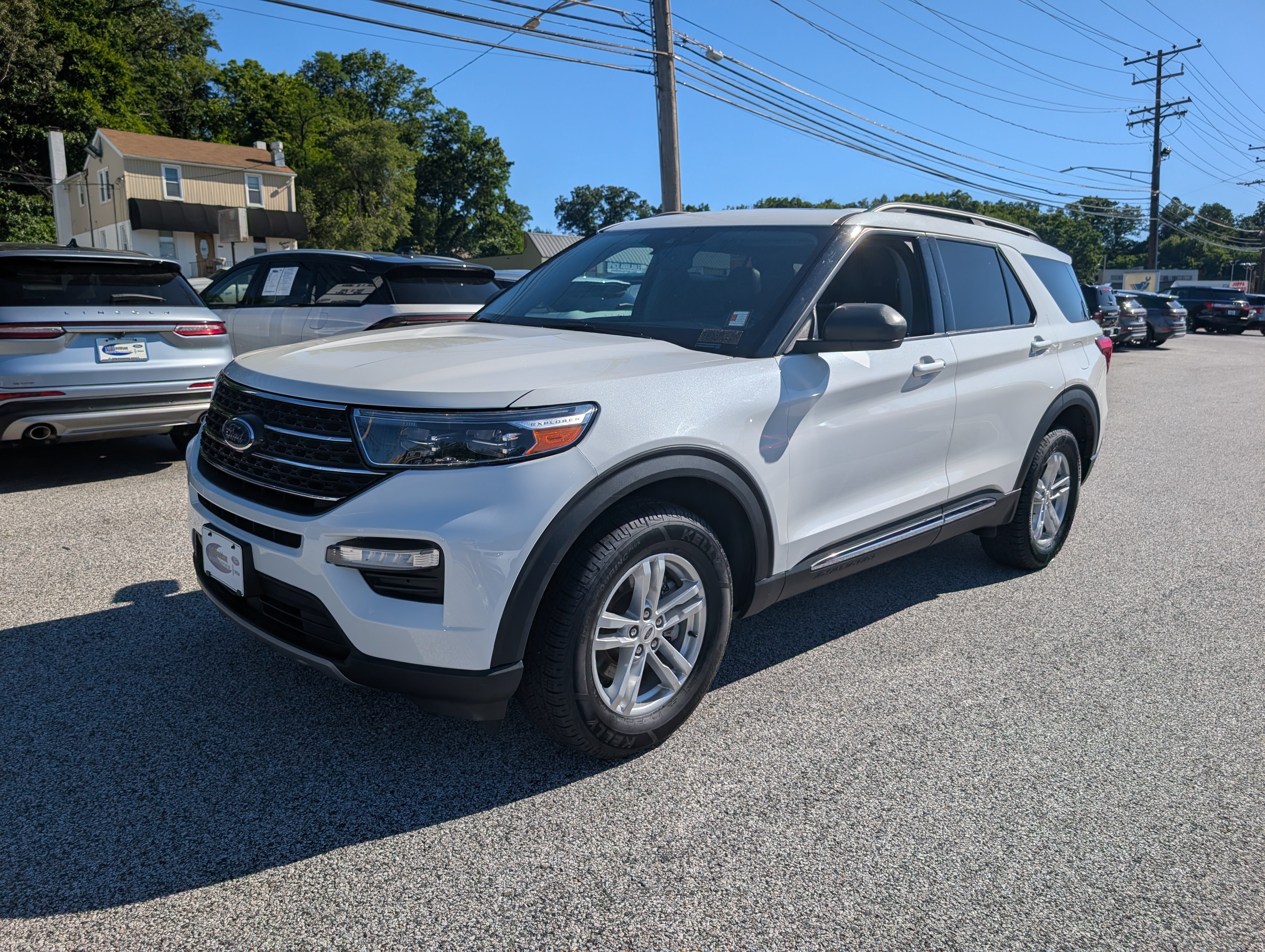 Certified 2022 Ford Explorer XLT w/ Equipment Group 202A AWD/4WD image 2