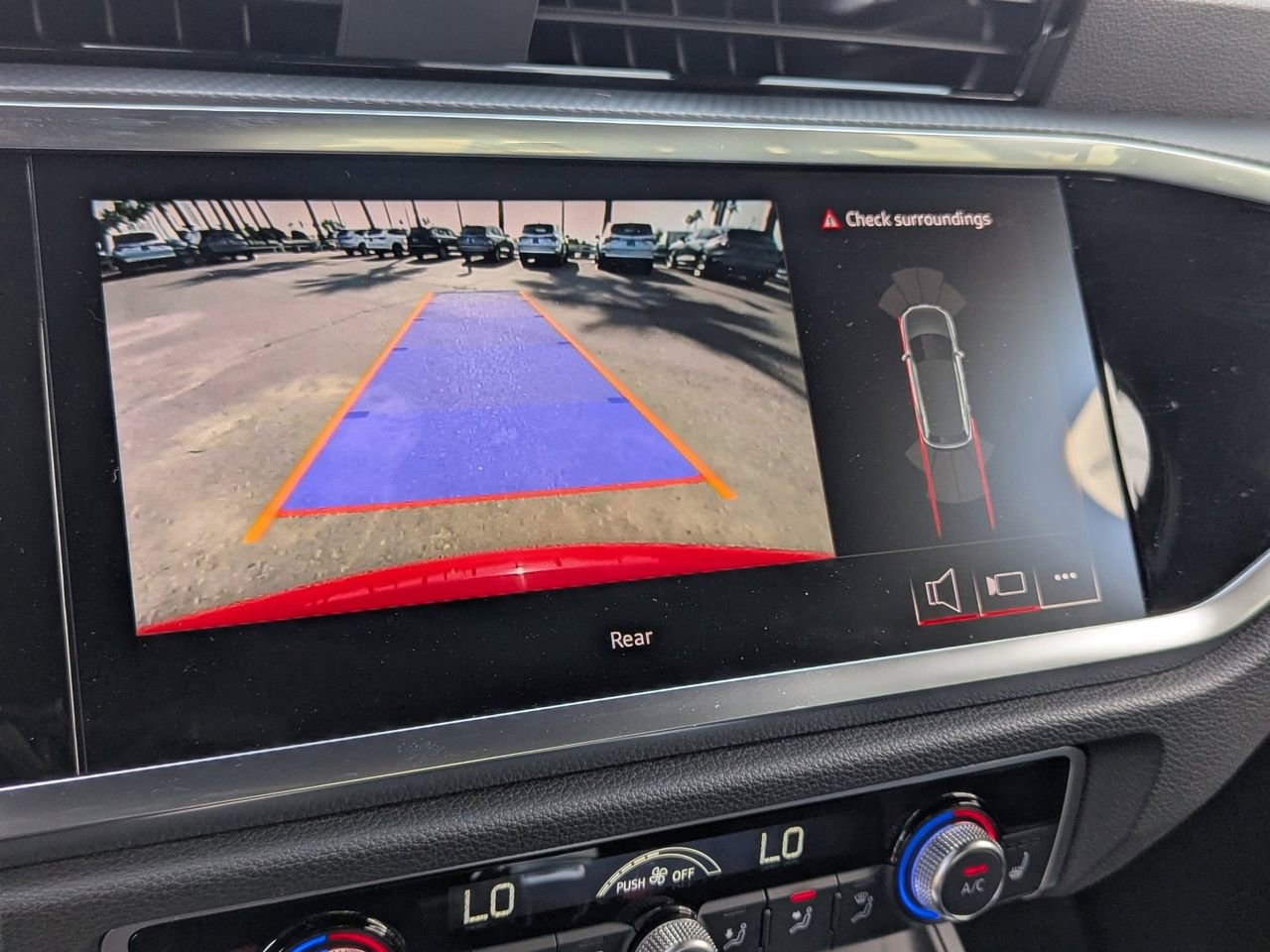 Used 2025 Audi Q3 2.0T Premium image 34