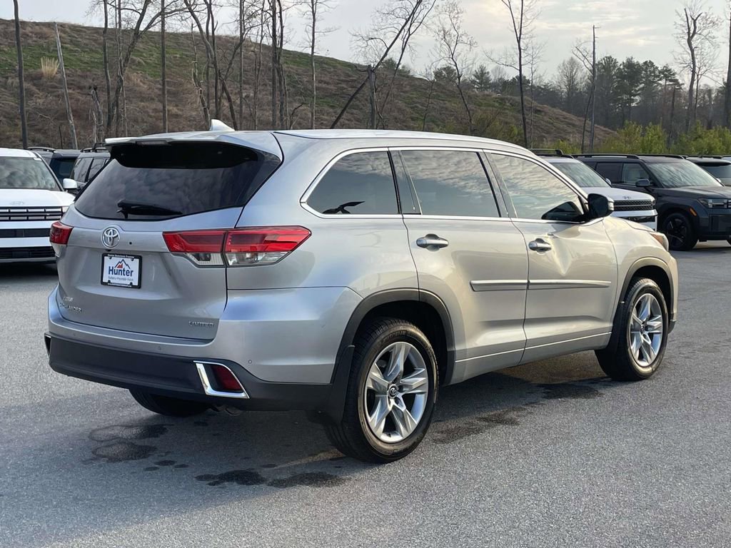 Used 2017 Toyota Highlander Limited image 32
