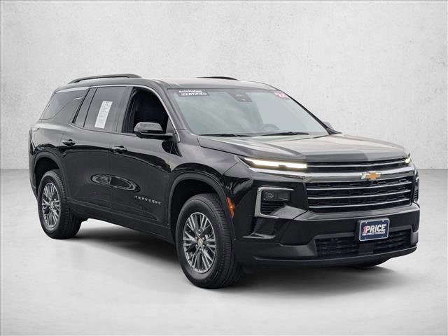 Used 2024 Chevrolet Traverse LT image 3