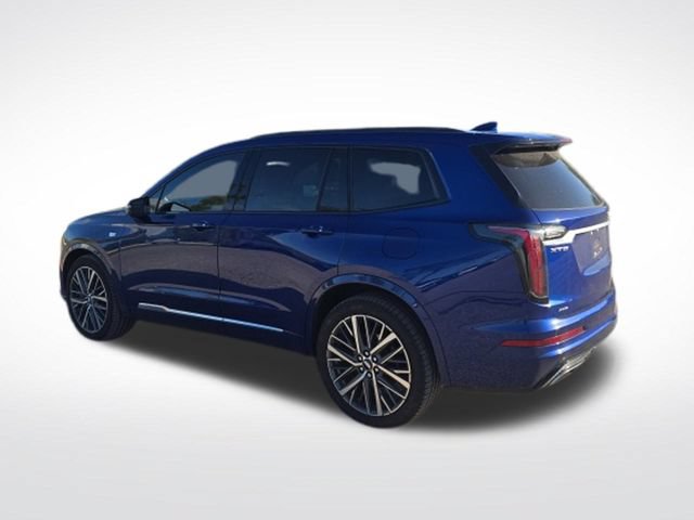 Used 2023 Cadillac XT6 Sport w/ Technology Package AWD/4WD image 4