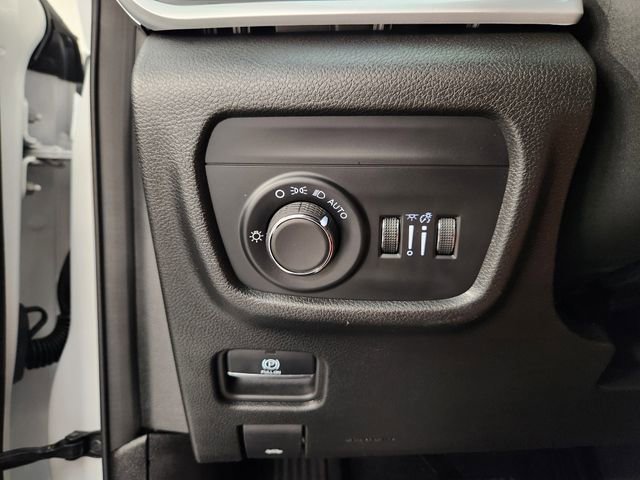 Used 2024 Jeep Grand Cherokee Altitude AWD/4WD image 22