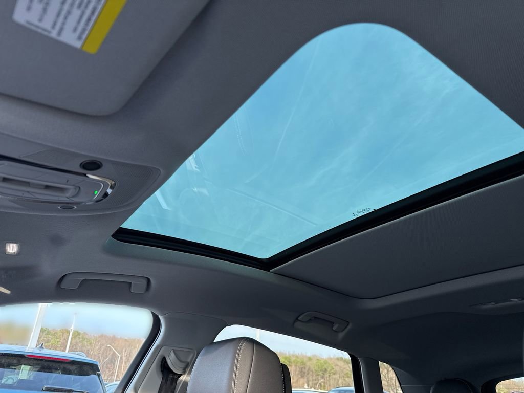 Used 2023 Audi e-tron Premium image 16