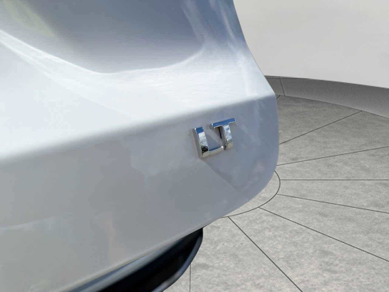 New 2026 Chevrolet Trax LT w/ Driver Confidence Package FWD image 8
