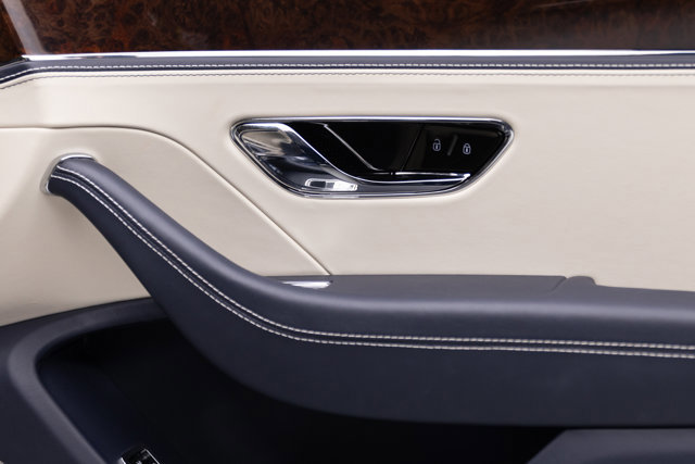 Used 2021 Bentley Flying Spur W12 image 55