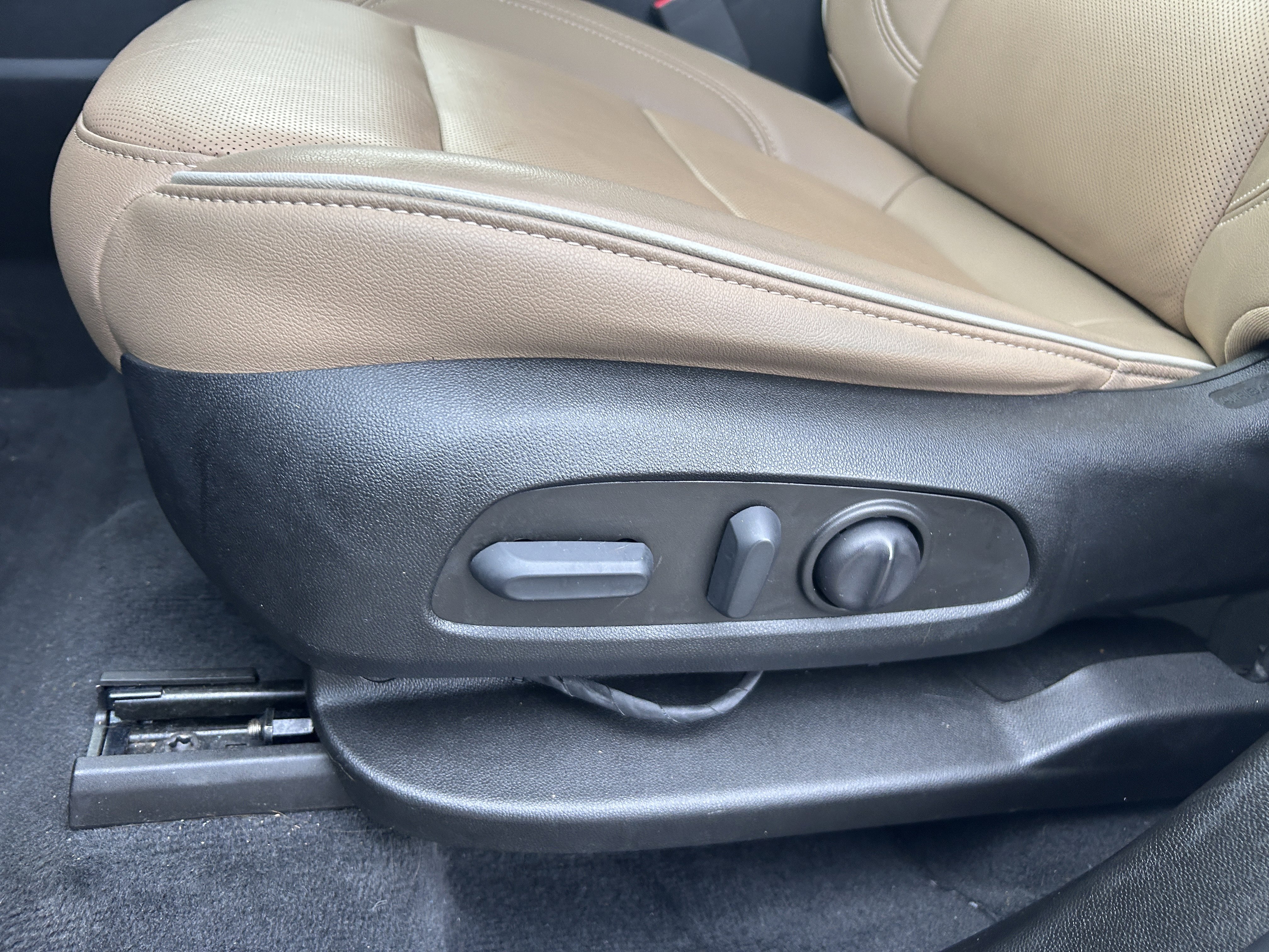 Used 2022 Chevrolet Traverse Premier w/ LPO, Floor Liner Package image 24