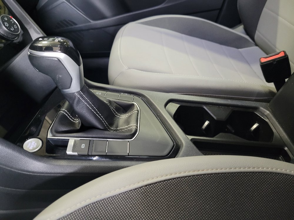 Used 2023 Volkswagen Taos SE w/ Panoramic Sunroof Package FWD image 26