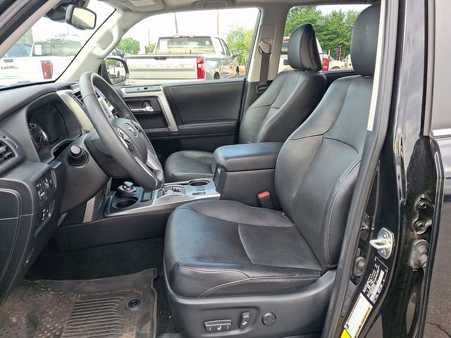 Used 2022 Toyota 4Runner Limited AWD/4WD image 10