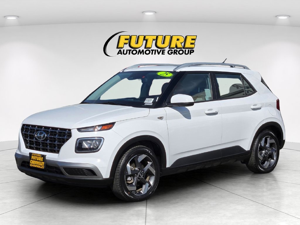 Used 2025 Hyundai Venue SEL FWD image 8